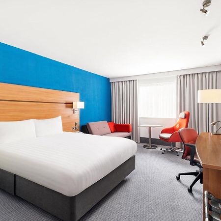 Holiday Inn Express Braintree By Ihg מראה חיצוני תמונה