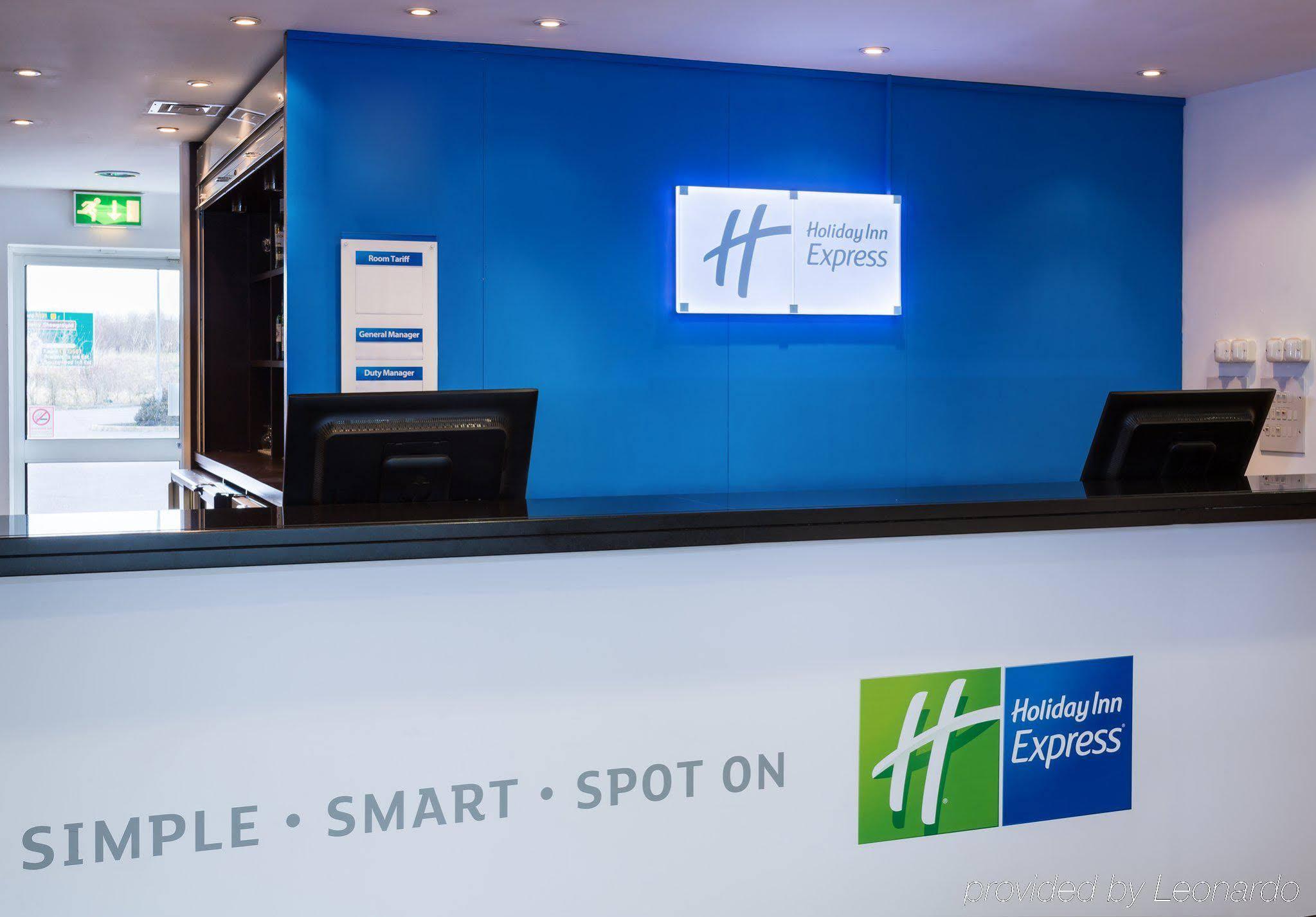 Holiday Inn Express Braintree By Ihg מראה חיצוני תמונה
