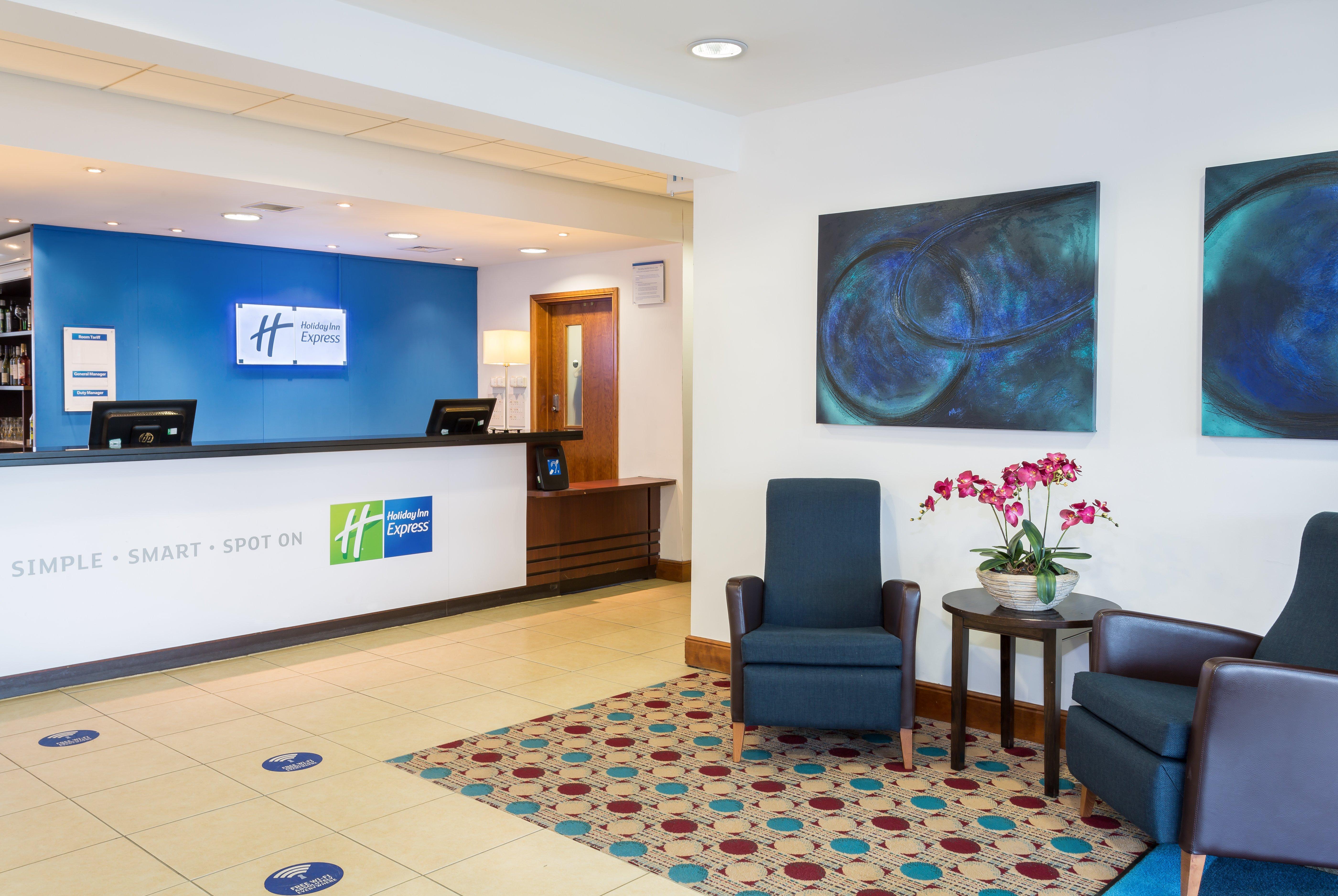 Holiday Inn Express Braintree By Ihg מראה חיצוני תמונה