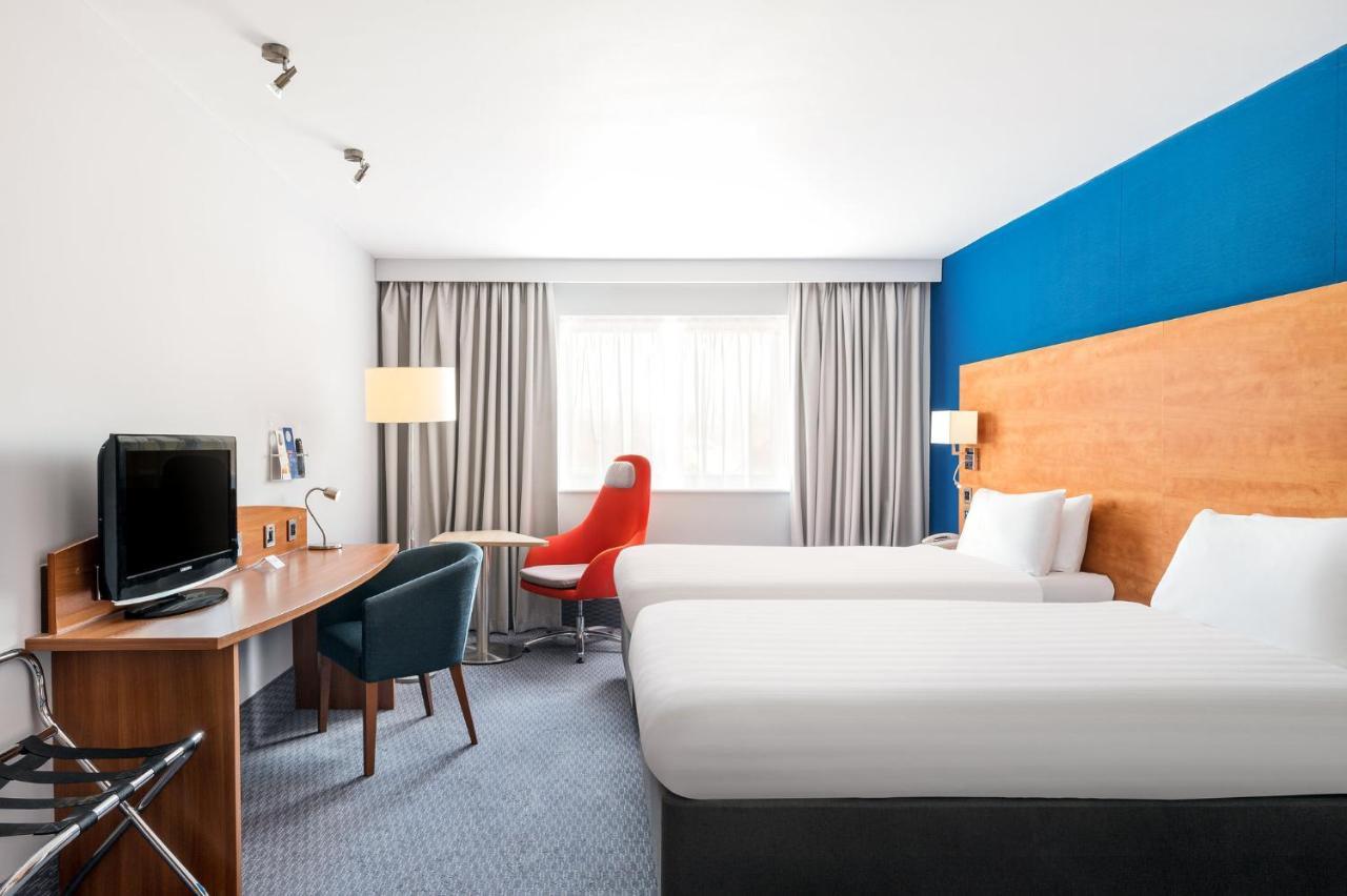 Holiday Inn Express Braintree By Ihg מראה חיצוני תמונה