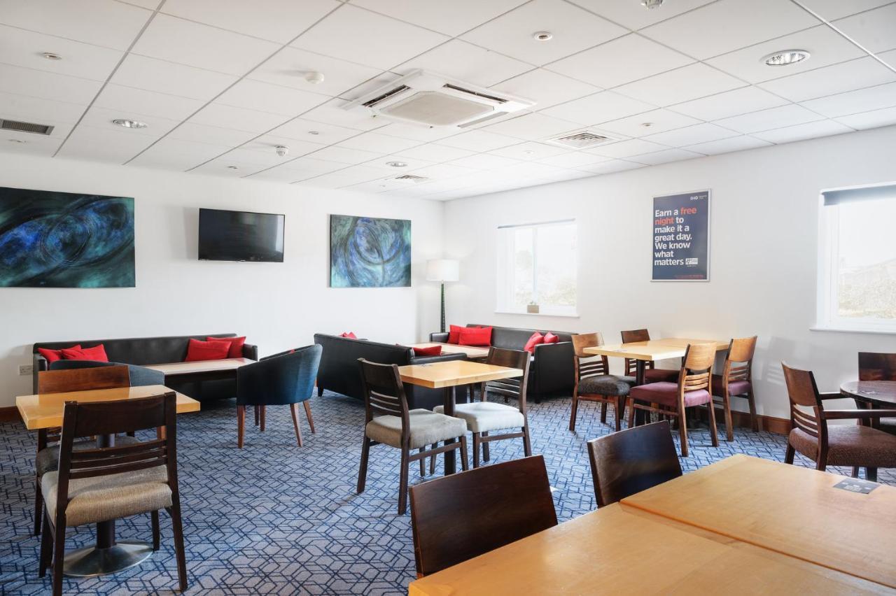 Holiday Inn Express Braintree By Ihg מראה חיצוני תמונה