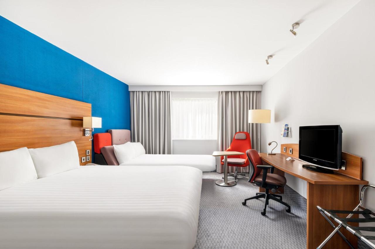 Holiday Inn Express Braintree By Ihg מראה חיצוני תמונה