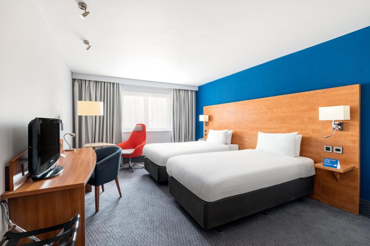 Holiday Inn Express Braintree By Ihg מראה חיצוני תמונה